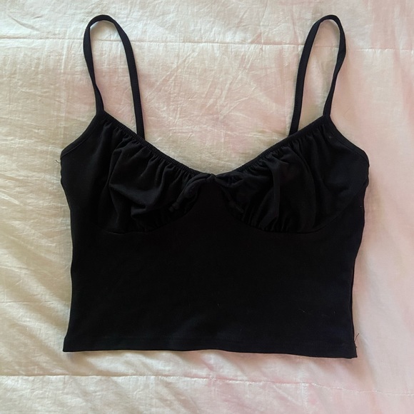 Black Bow Detailed Cropped Tank - Picture 2 of 5